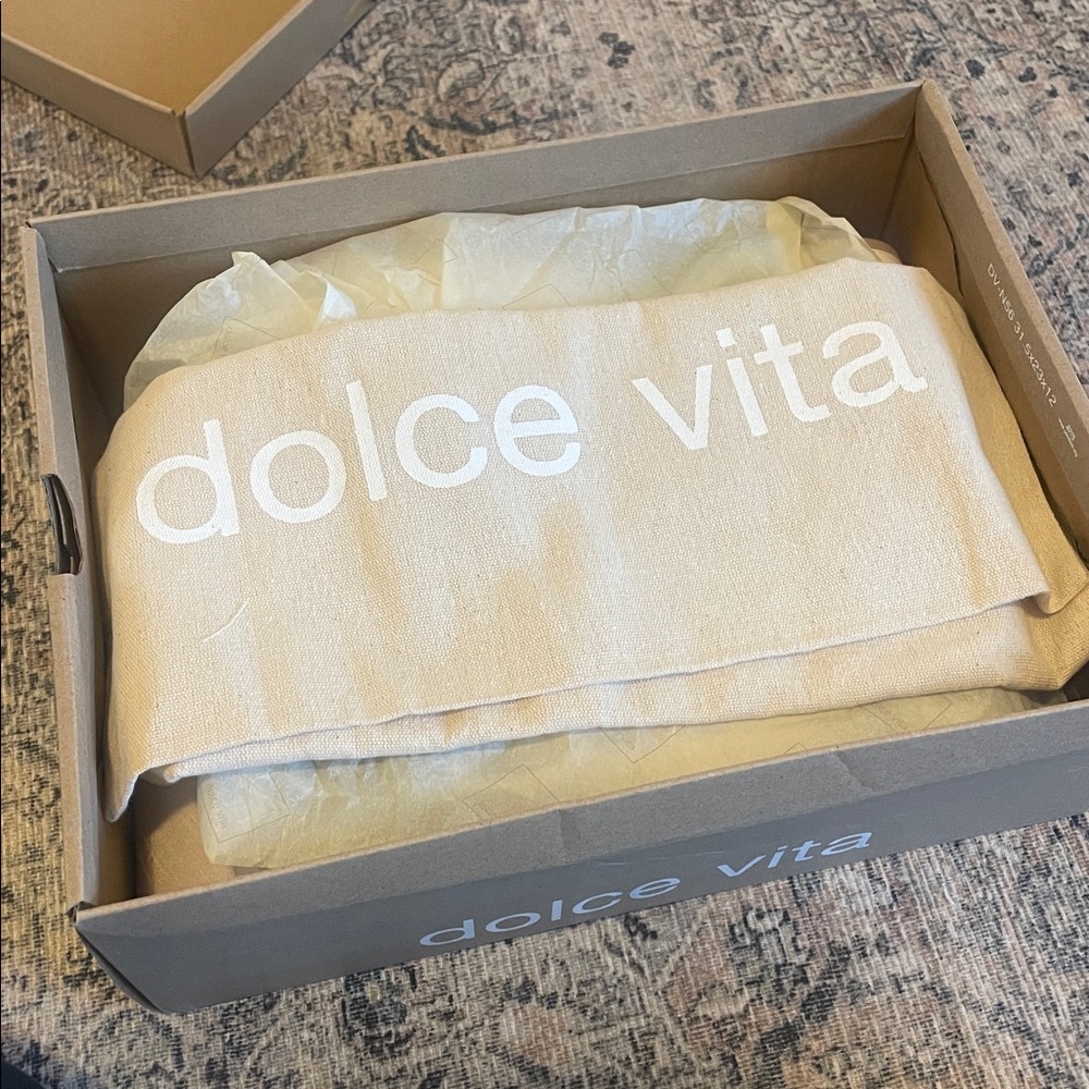New! Dolce Vita Wessi Platform Heel - Picture 8 of 9